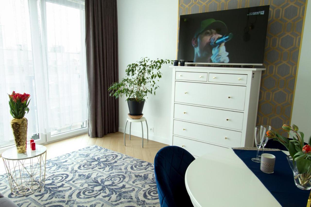 ורשה Nowy Apartment Przy Placu Szembeka מראה חיצוני תמונה