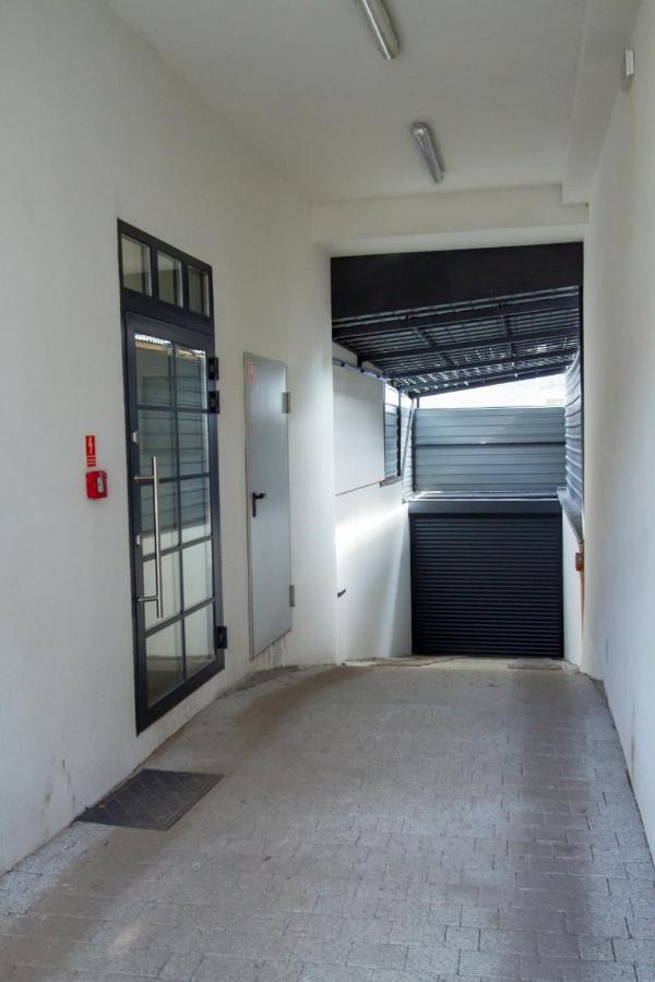 ורשה Nowy Apartment Przy Placu Szembeka מראה חיצוני תמונה