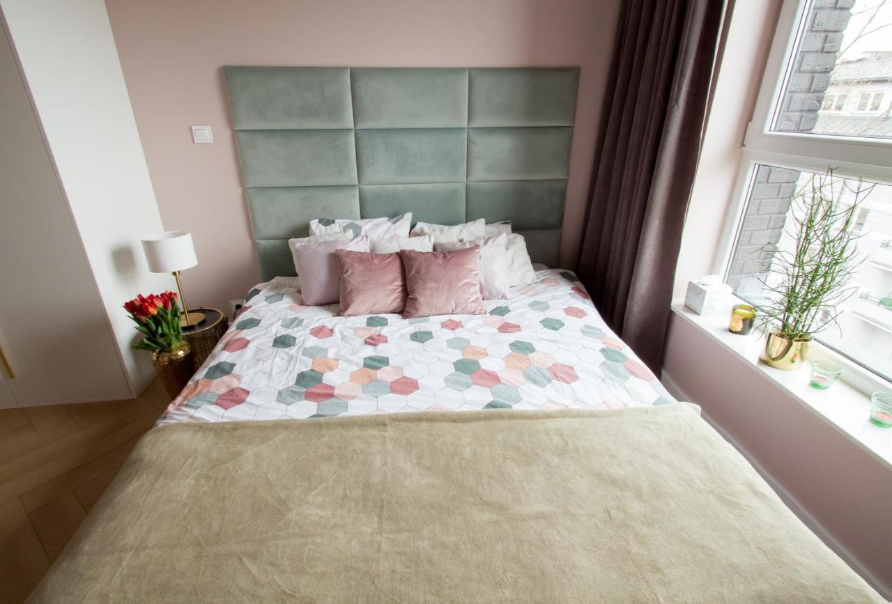 ורשה Nowy Apartment Przy Placu Szembeka מראה חיצוני תמונה