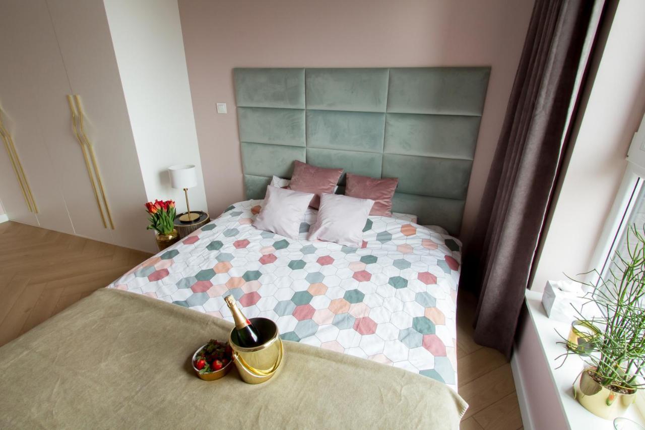 ורשה Nowy Apartment Przy Placu Szembeka מראה חיצוני תמונה