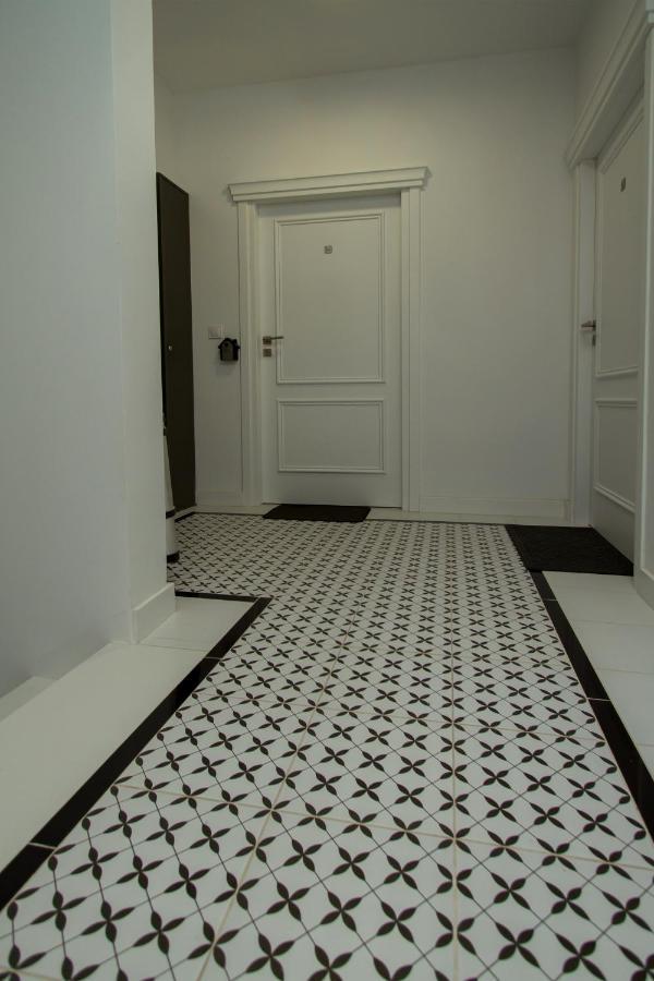 ורשה Nowy Apartment Przy Placu Szembeka מראה חיצוני תמונה