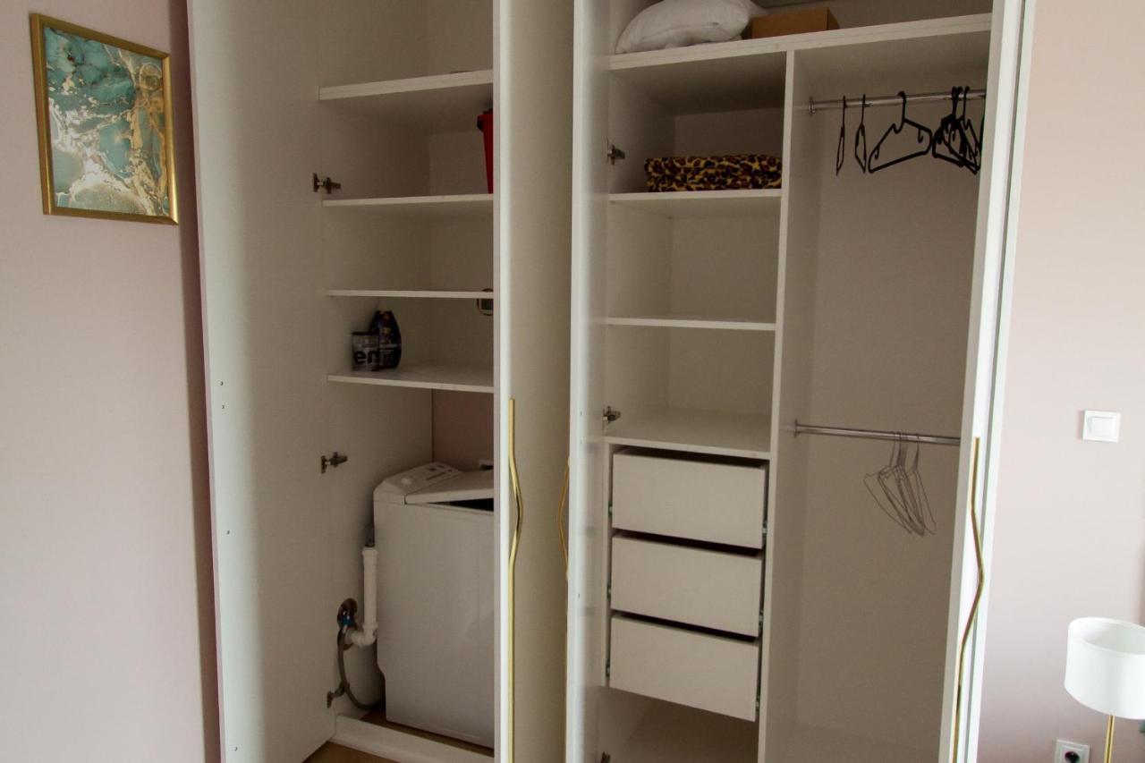 ורשה Nowy Apartment Przy Placu Szembeka מראה חיצוני תמונה